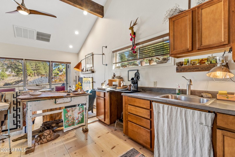 2600 Valley View Dr.114-10