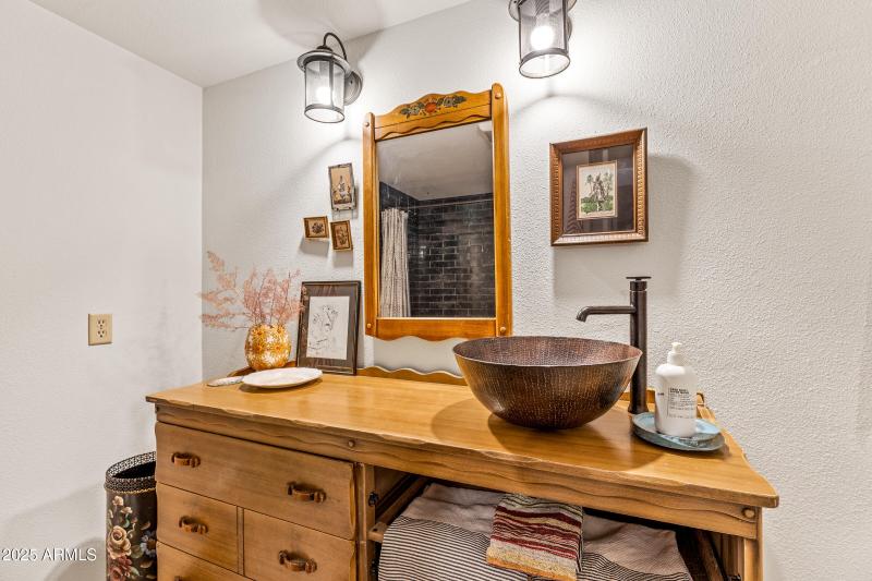 2600 Valley View Dr.114-16