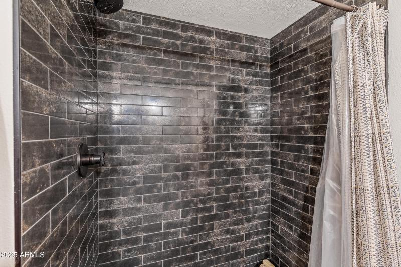 2600 Valley View Dr.114-17