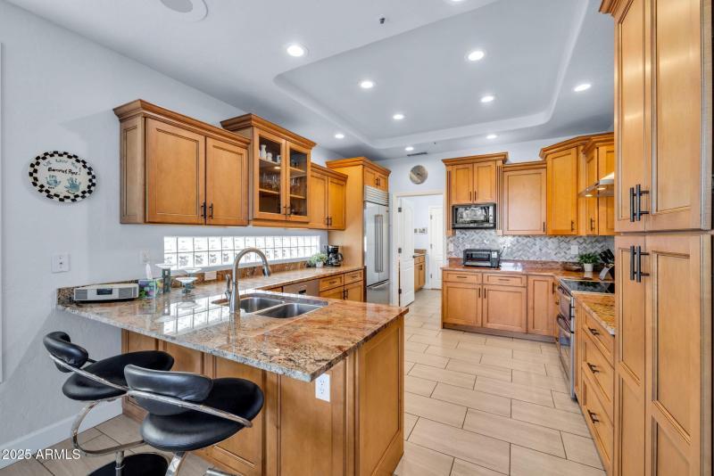 21-web-or-mls-896A1013