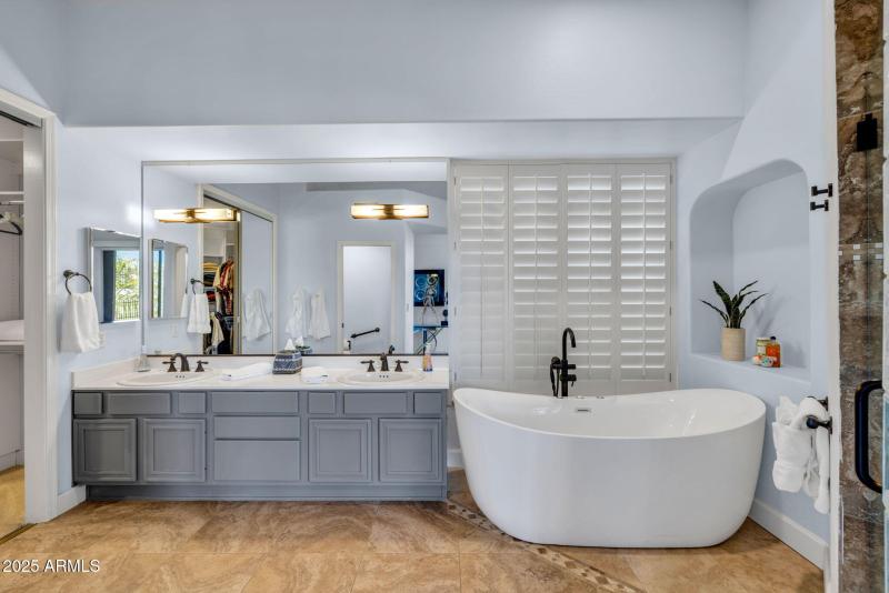 44-web-or-mls-896A1170