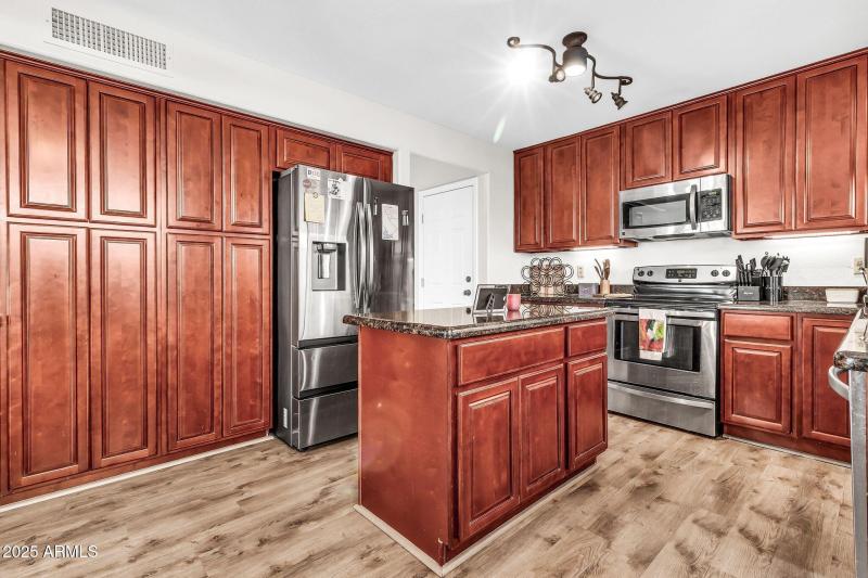 6554 E Raftriver St-17