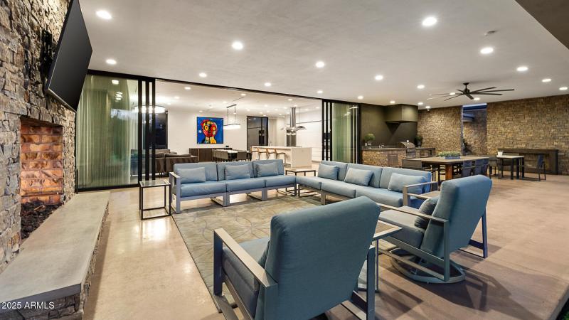 Ritz-Scottsdale-1-98