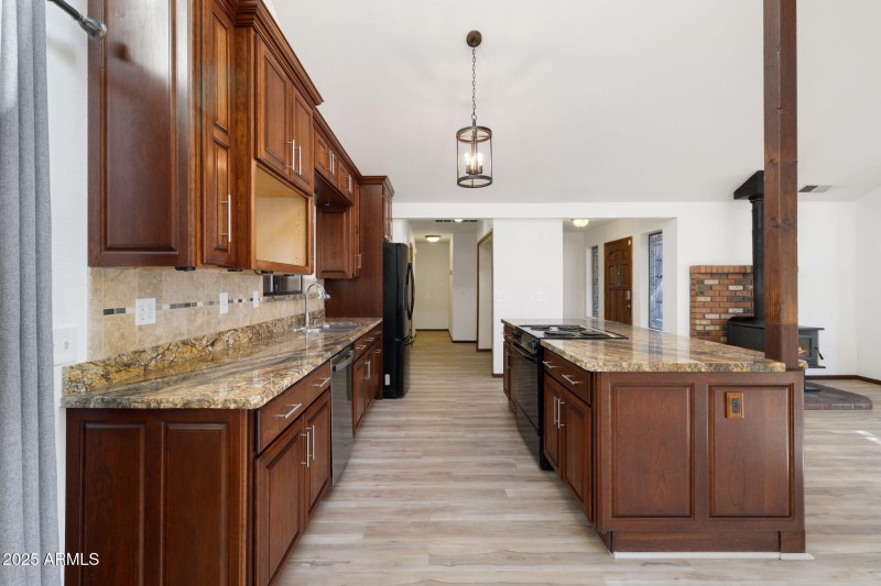 2289 N Elk Run St- Kitchen 4