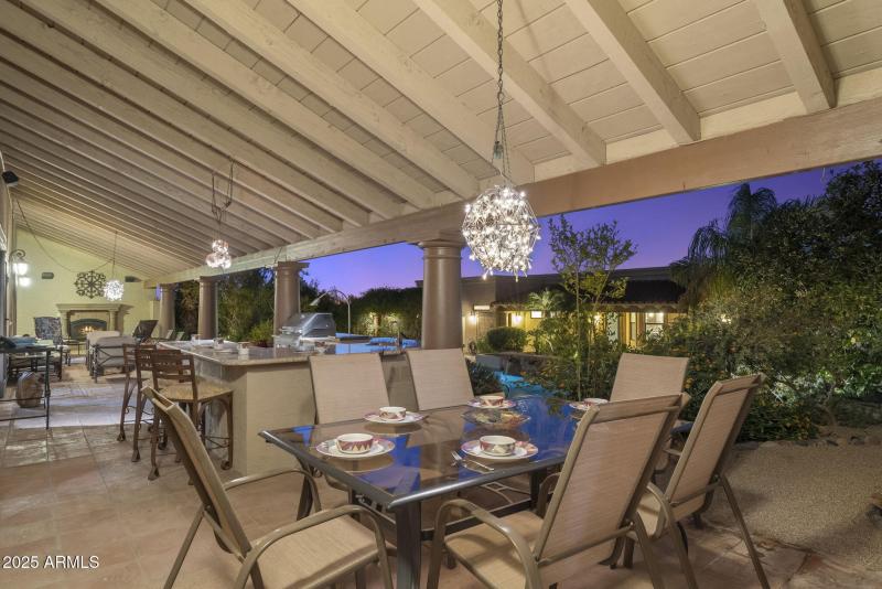 Live the Arizona Lifestyle