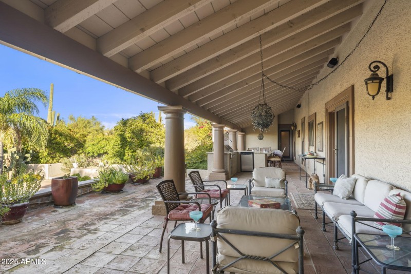 Privacy & tranquility @ rear patio