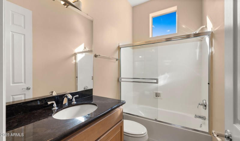 28-web-or-mls-EnSuite Bedroom Two2