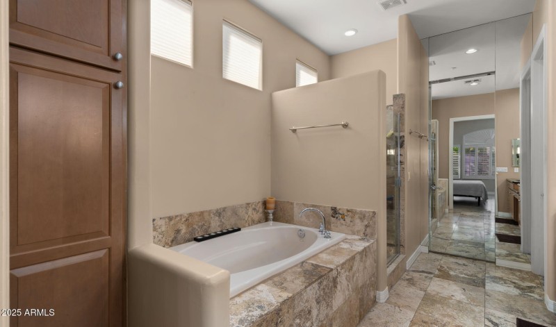 33-web-or-mls-Primary Bedroom6