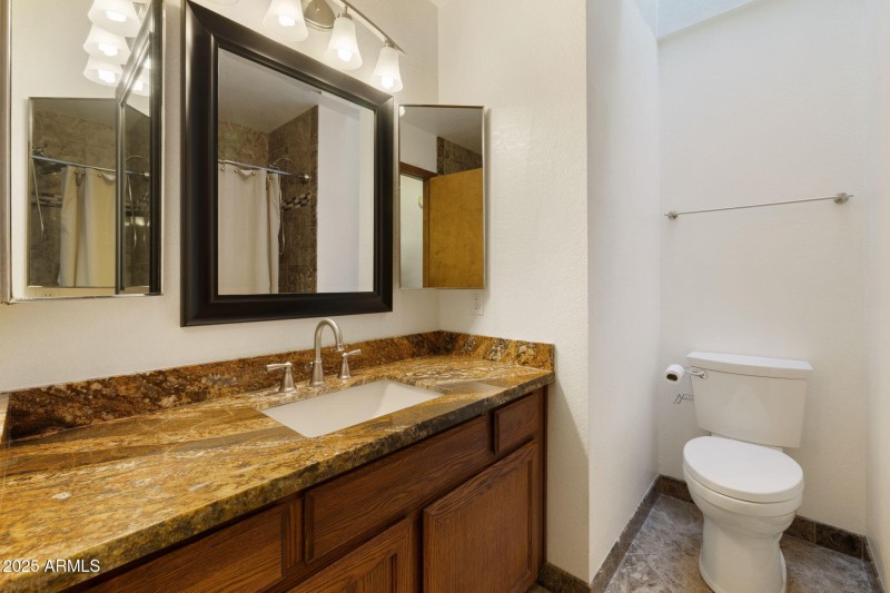 2289 N Elk Run St- Bathroom 2
