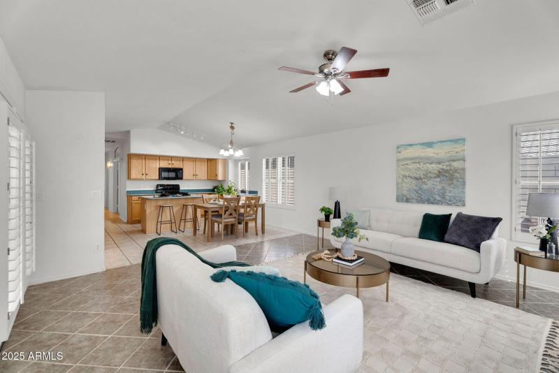 11-web-or-mls-9651 W Potter - 12