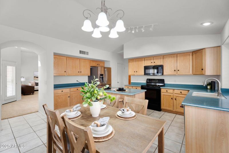 17-web-or-mls-9651 W Potter - 24