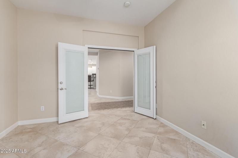 Doors for privacy in Den