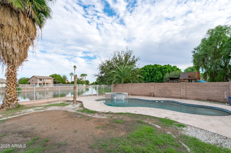 43-Pool and Jacuzzi View