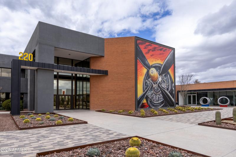 Phoenix_Goodyear_Airport-1