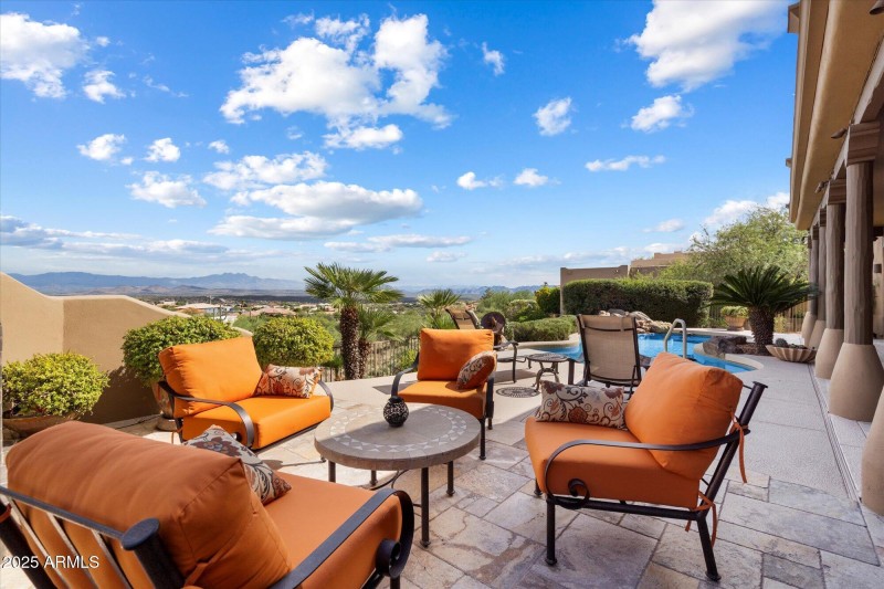 Relax and Dine in the Fresh Air