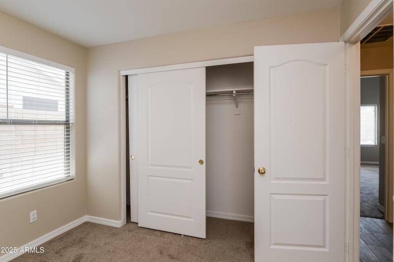 1006412.2033 W GREEN TREE DR - Bedroom_1