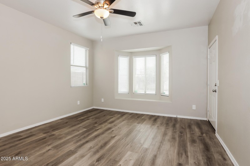 012-photo-main-bedroom-14878200