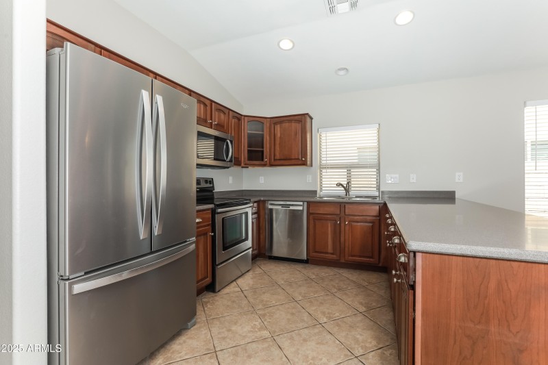 1007764.42012 W COLBY DR - Kitchen