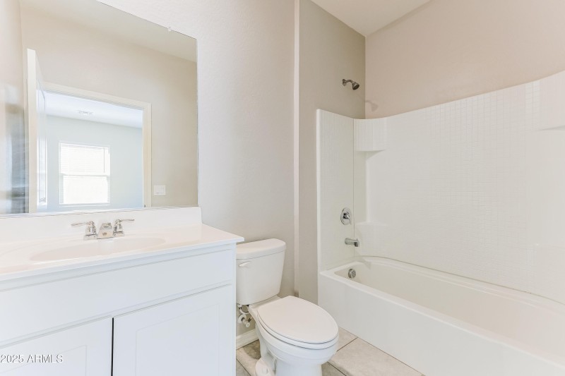 1009849.35226 W SANTA CLARA AVE - Bathro