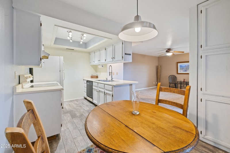 1761218647162_1761196497502ck1a8417