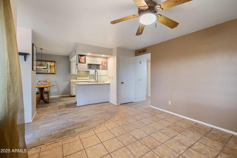 1761218652100_1761196635738ck1a8429