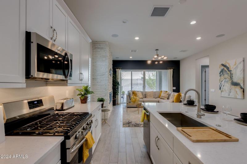 25-web-or-mls-10476 w harmony ln -25