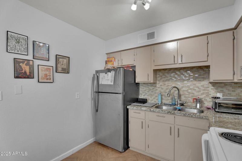 8-web-or-mls-37th St-7