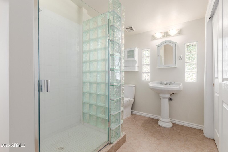 Guest suite bathroom