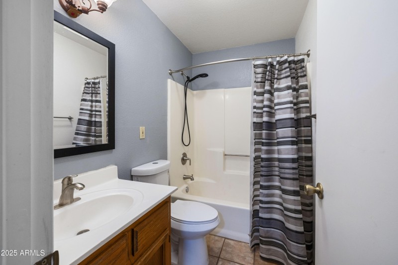 1761218655225_1761196794628ck1a8444