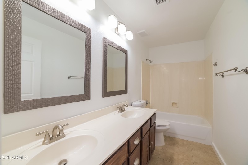 1013818.7856 W SAN MIGUEL AVE - Bathroom