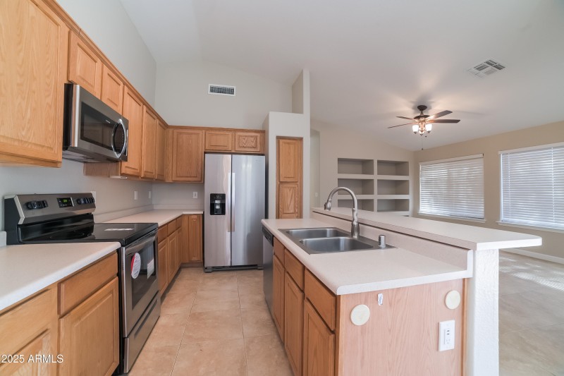 1013818.7856 W SAN MIGUEL AVE - Kitchen