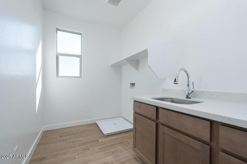 Tri Pointe Waterston Central 276 - Laund