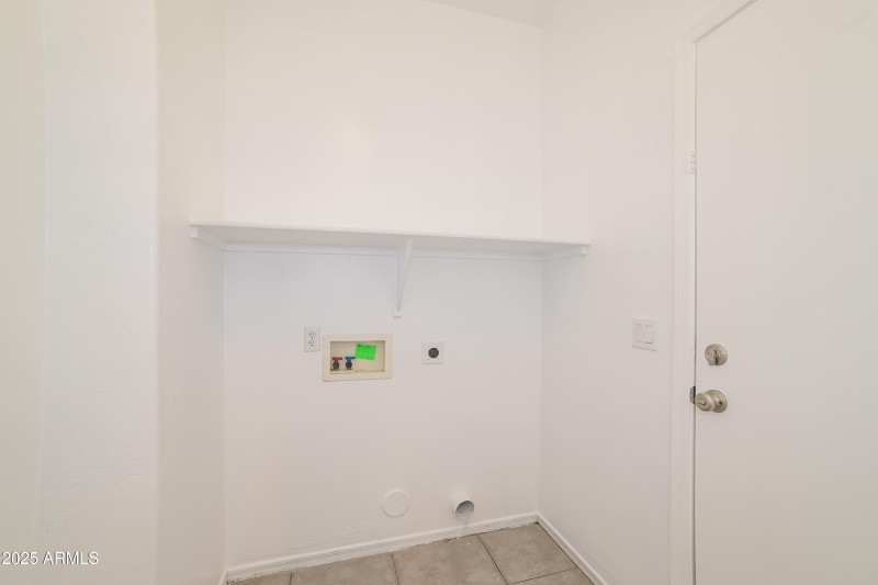 1006490.3213 N 127th DR - Walk In Closet