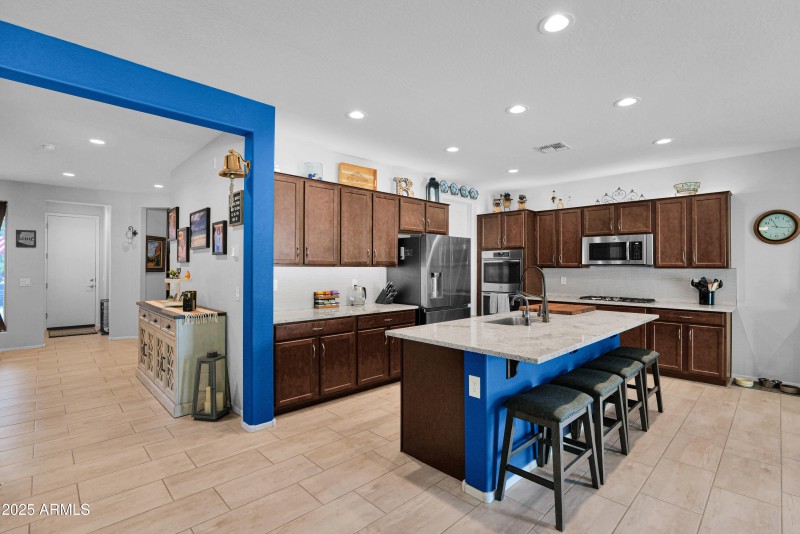 14 Entry Hallway to Kitchen