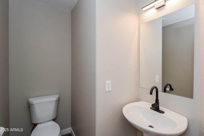 1006971.1361 W CORRIENTE DR - Bathroom_1