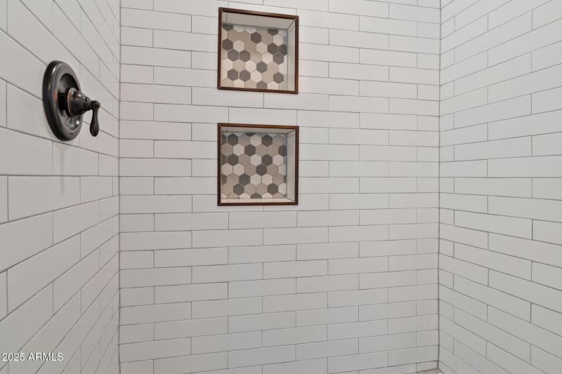 44-web-or-mls-Interior-37