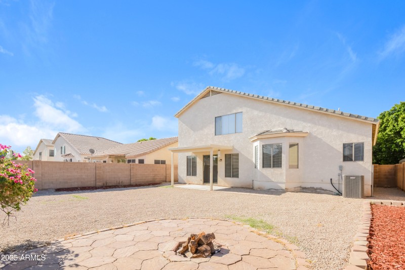 1014054.12924 W ASH ST - Rear View_1