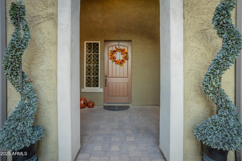 Front Door Entry.jpg x