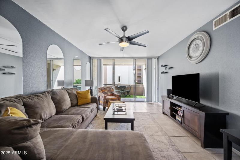 17-7625ECR215B-ocupix-