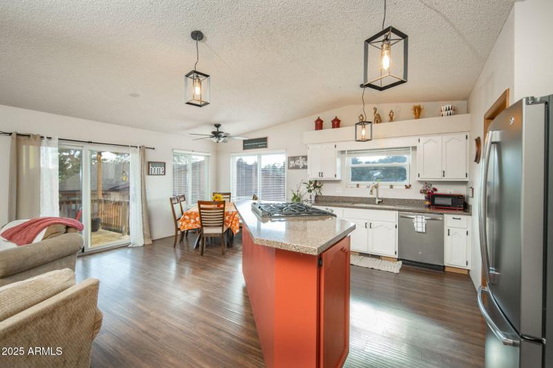 38-web-or-mls-1059-n-stirrup-high-dr-w