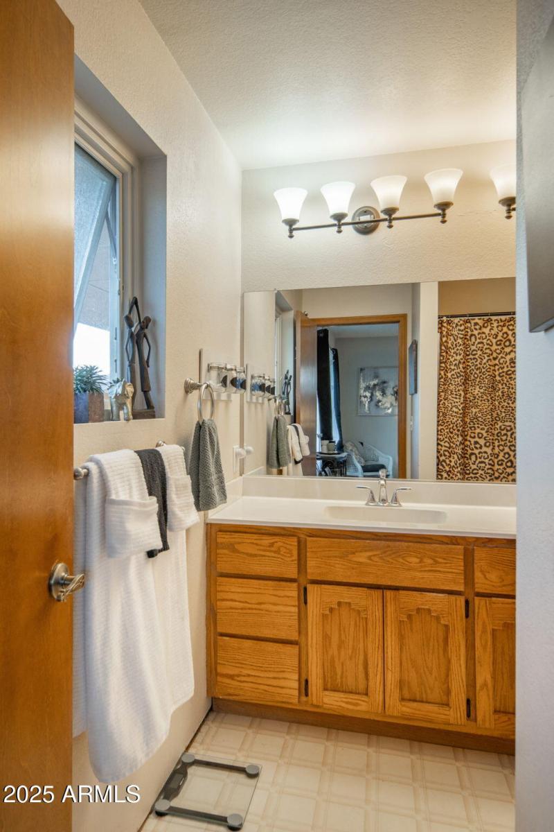 27-web-or-mls-1059-n-stirrup-high-dr-w