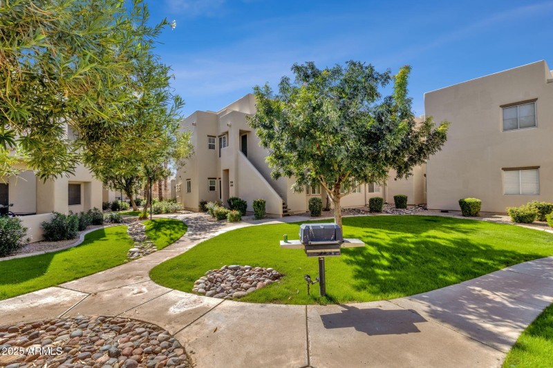 1-web-or-mls-11333-n-92nd-st-2098