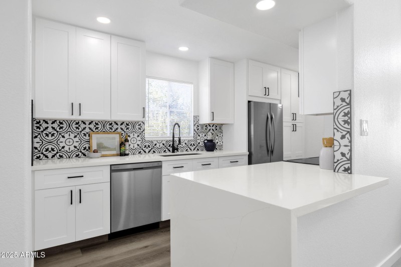 11-web-or-mls-11333-n-92nd-st-2098