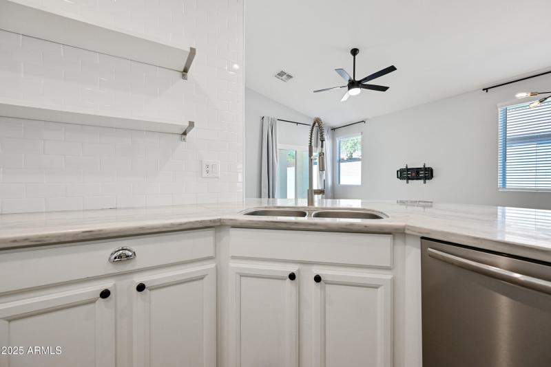 14-17848N15S-ocupix-