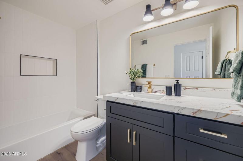 15731 Sycamore Dr - Web Quality - 019 -