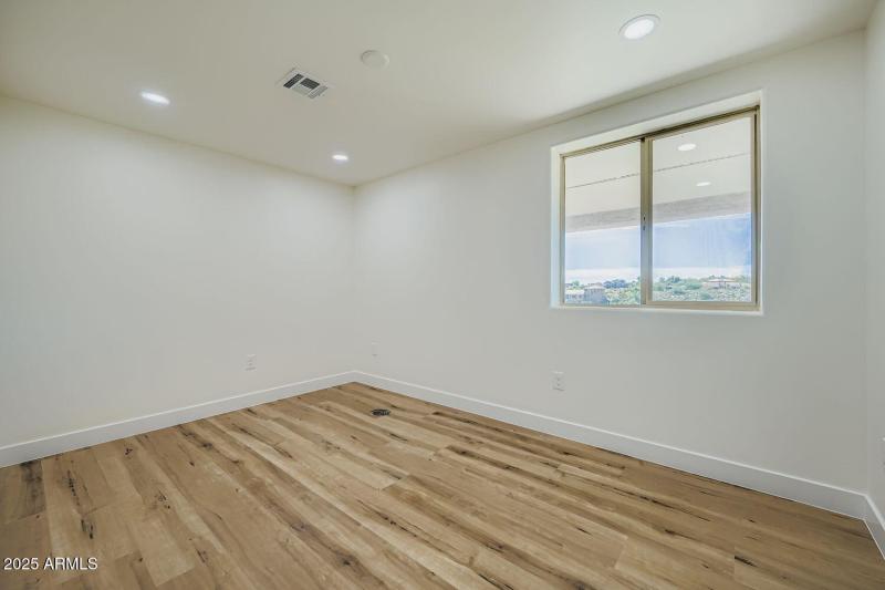 15731 Sycamore Dr - Web Quality - 024 -