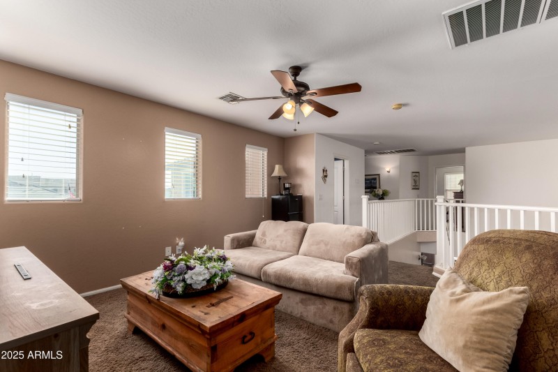 Bright and Versatile Upstairs Loft