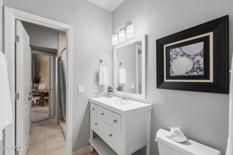 Main floor FULL bath