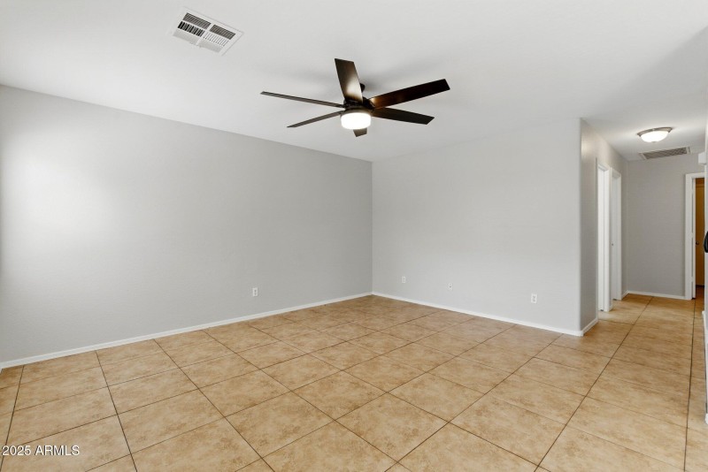 EBDA4661-E172-4F6D-A921-06F72D00D1F7