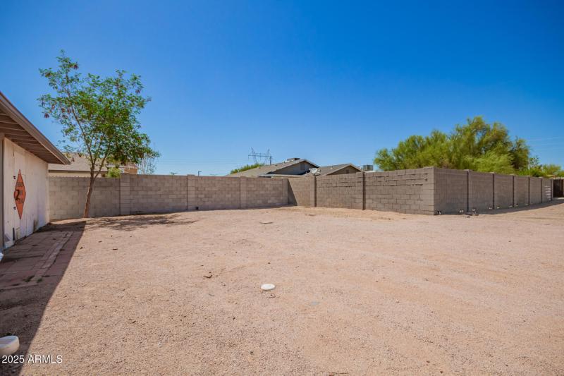 Side yard- room for garage or ADU